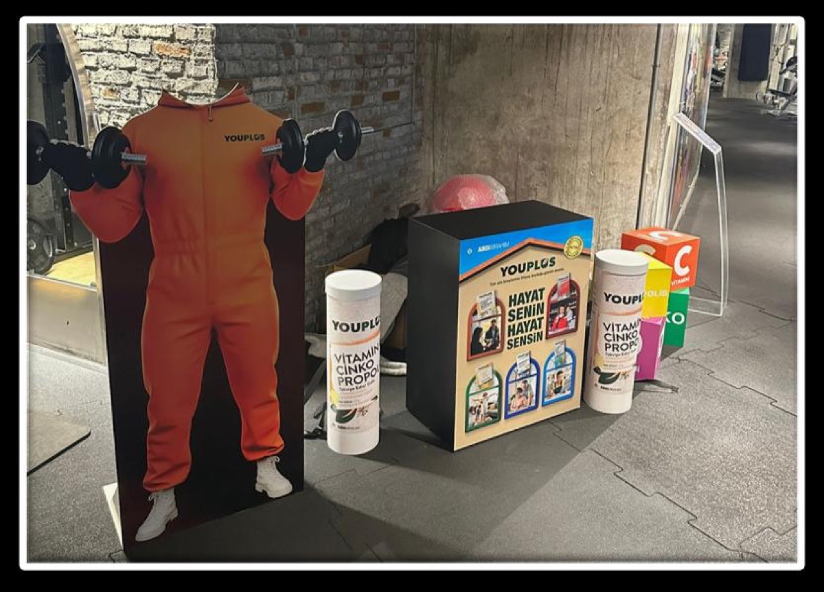 YouPlus vitamin standı